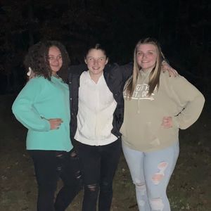 Meet your Posher, Danielle